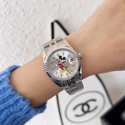 R 001 watch