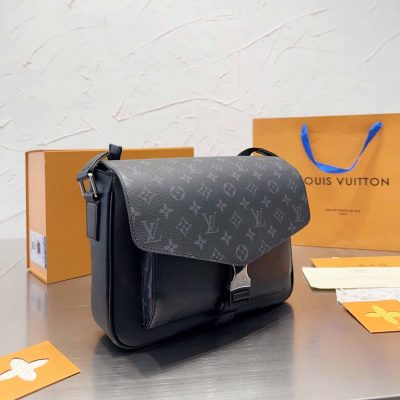 L021 Shoulder bag
