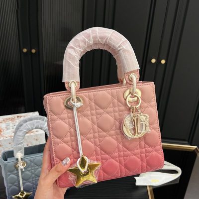 D 523787 Handbag