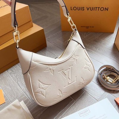 L00127  Shoulder bag