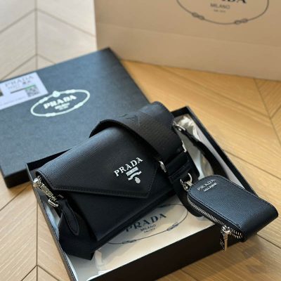 P66231 Shoulder bag
