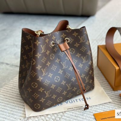 L9845667 handbag