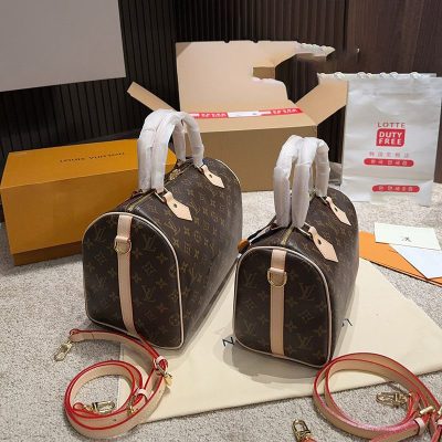 L23 12 0301 handbag