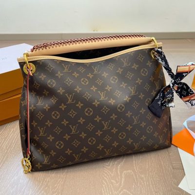 L24071701 handbag