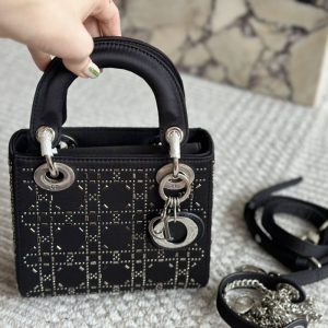 D 24072801 handbag