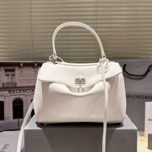 B 06241 handbag