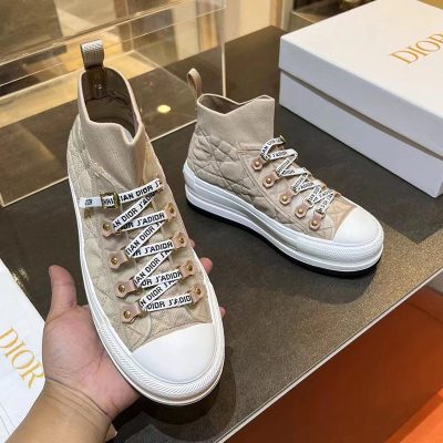 D 009389 shoes