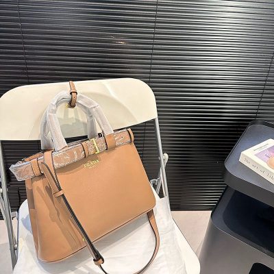 P99038 handbag