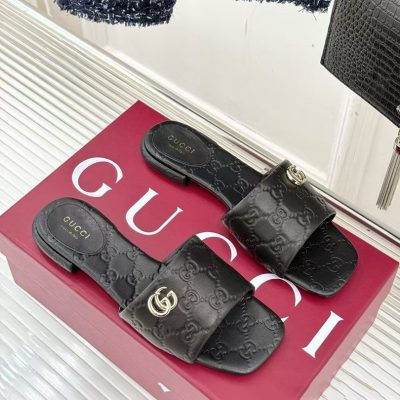 G 0032565 shoes