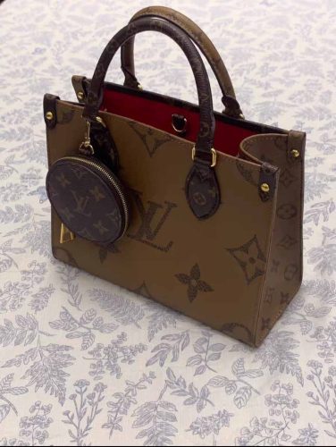 L568500 Shoulder bag photo review