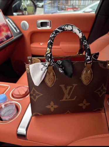 L568500 Shoulder bag photo review