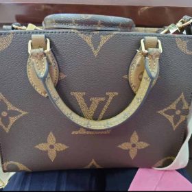 L568500 Shoulder bag photo review