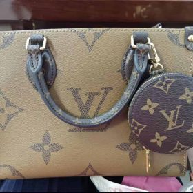 L568500 Shoulder bag photo review