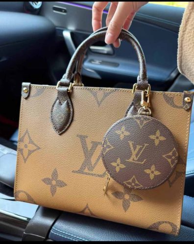 L568500 Shoulder bag photo review