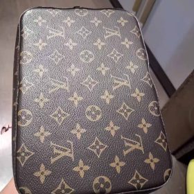 L044 Bucket Bag photo review