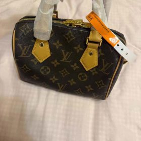 L681 Shoulder bag photo review