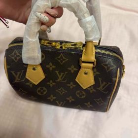 L681 Shoulder bag photo review