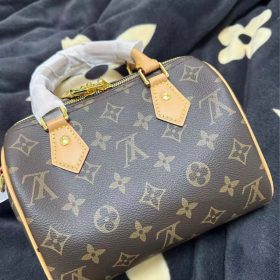 L681 Shoulder bag photo review