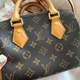 L681 Shoulder bag photo review