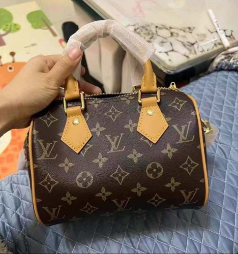 L681 Shoulder bag photo review