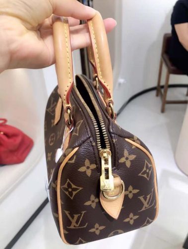 L681 Shoulder bag photo review