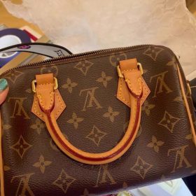 L681 Shoulder bag photo review