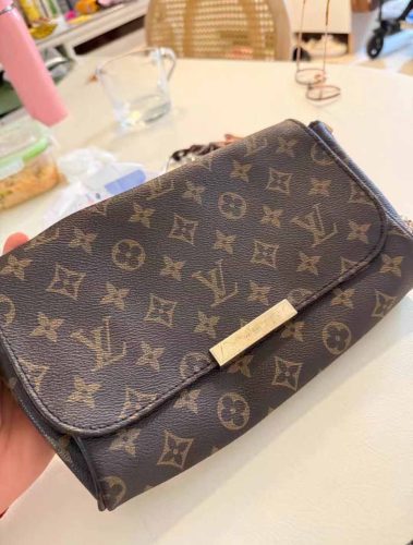 L8562174   Shoulder bag photo review