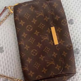 L8562174   Shoulder bag photo review