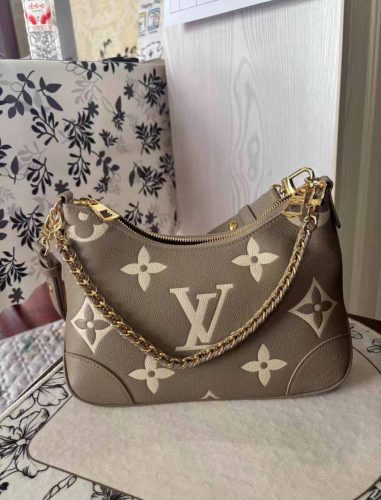 L0023554123 handbag photo review