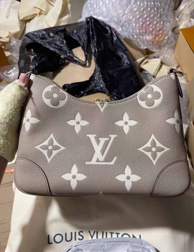 L0023554123 handbag photo review