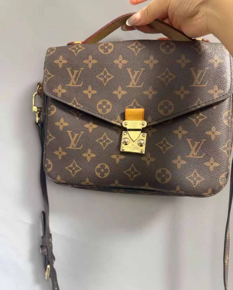 261164 Shoulder Bags photo review