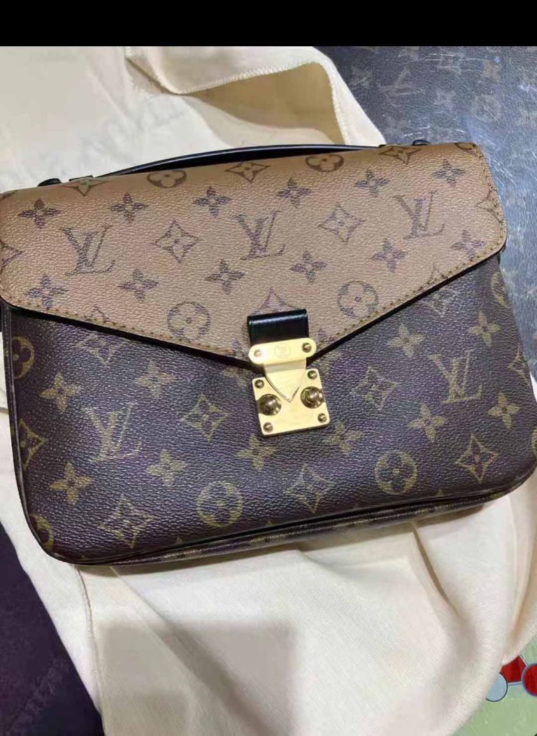 261164 Shoulder Bags photo review