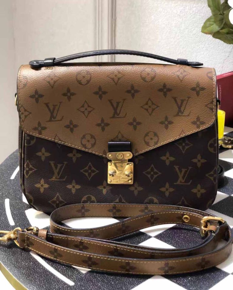 261164 Shoulder Bags photo review