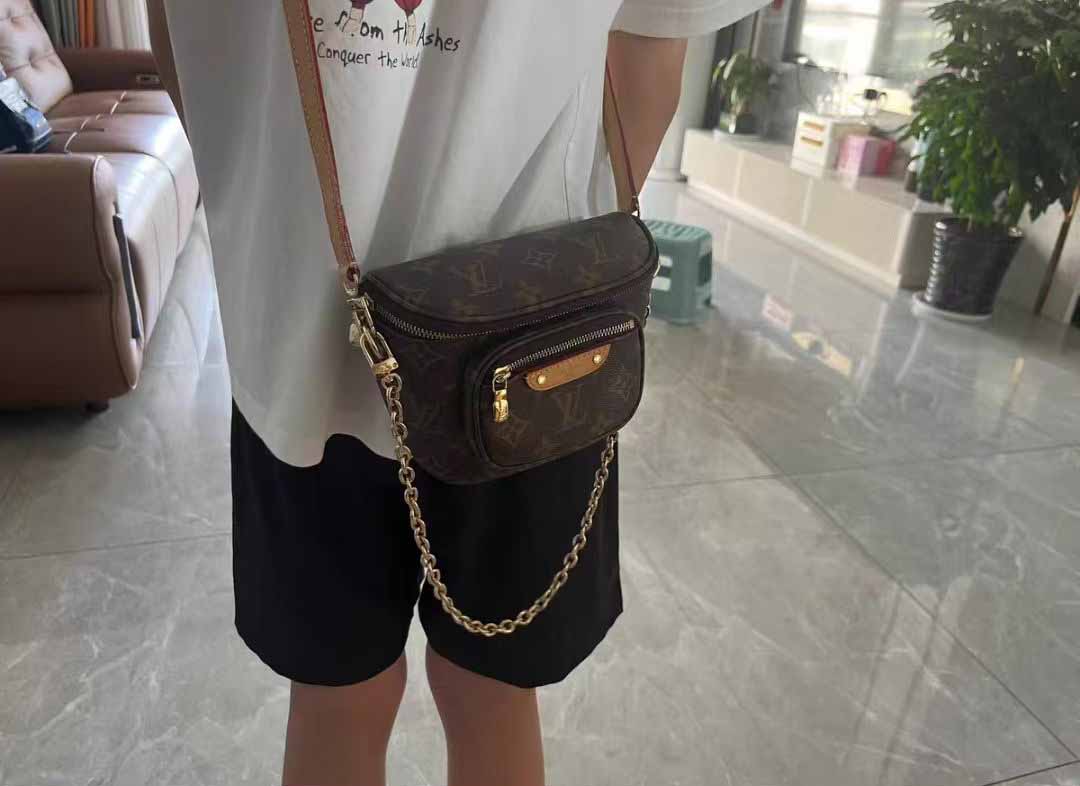 L00459912 handbag photo review