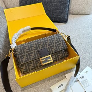 F2510235520 handbag