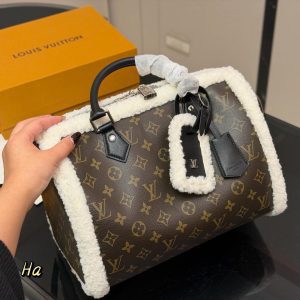 L250195543 handbag
