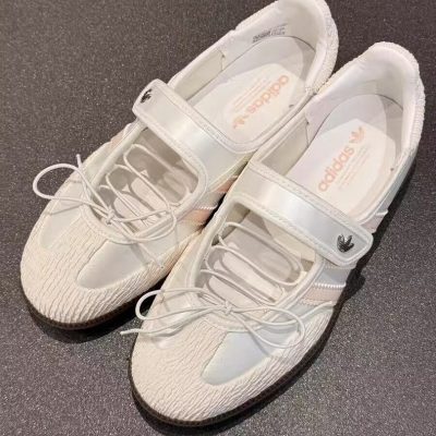 A326100 womenshoes