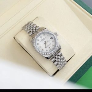 R0124 watch